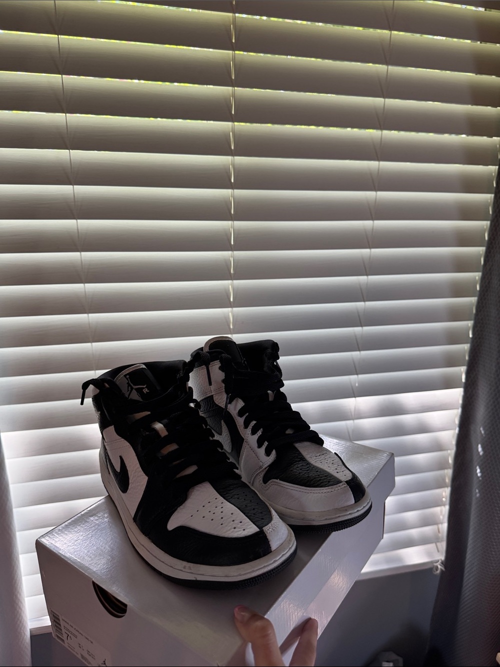 Nike Black and White Mid-Top Women’s Air Jordans 1 Mid SE